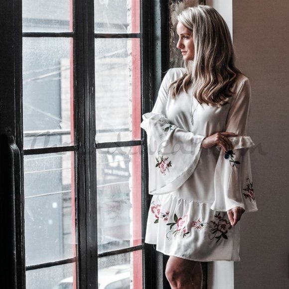 White Embrodiered Tunic Dress - Picture 3 of 4